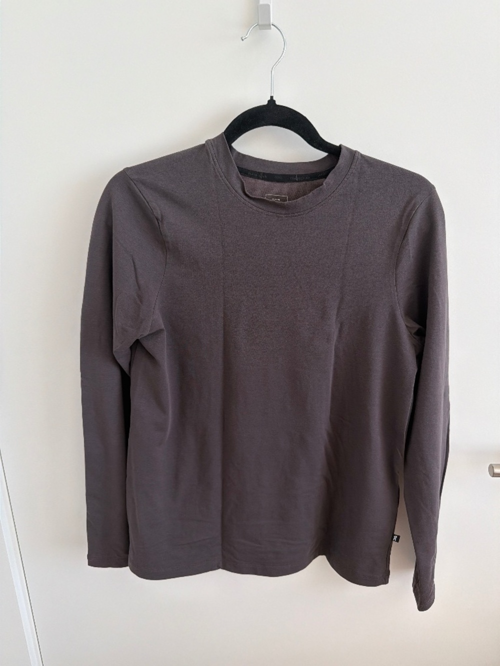 On Running Dark Plum Long Sleeve Shirt Size S